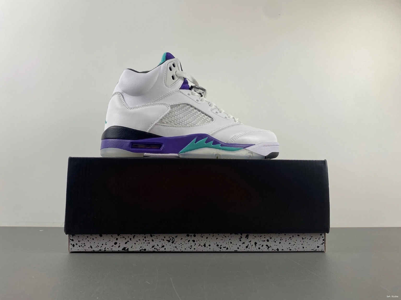 5 Grape - Men's 314259-131 (2006) Jordan Retro 0103